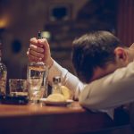 Excesso de álcool pode prejudicar equilíbrio físico e psicológico