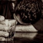 Alcoolismo: quando o consumo de bebidas para relaxar se transforma em vício
