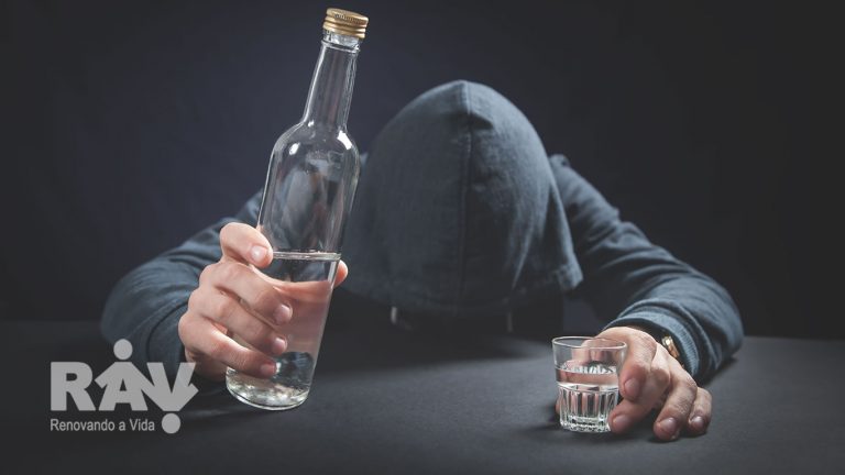 Comunidade Terapêutica: Como se inicia o tratamento do alcoolismo